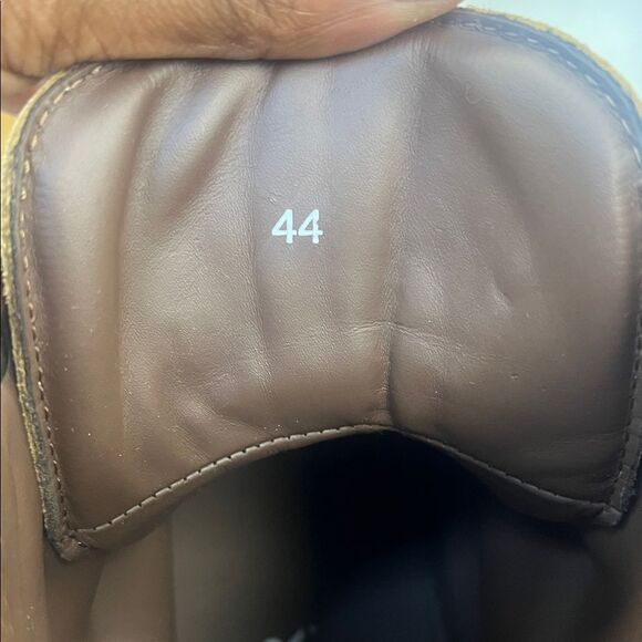 Moncler Tan Suede Boots with Red and White Laces - Picture 4 of 6